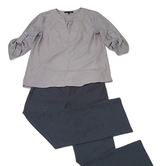 BCBGMaxAzria Flowy Blouse V-Neck Pullover Tunic Top Roll-Tab Quarter Long Sleeve - Picture 4 of 16